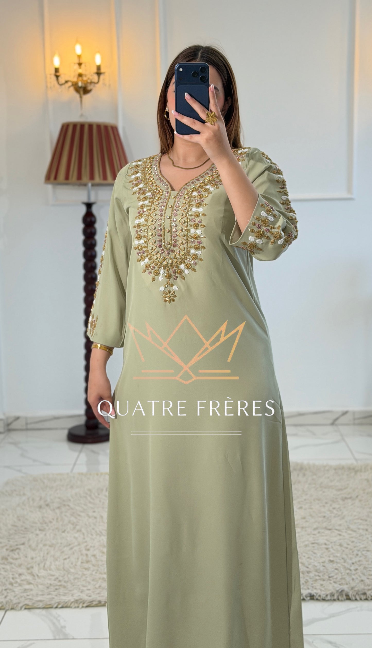 robe RAWNEK