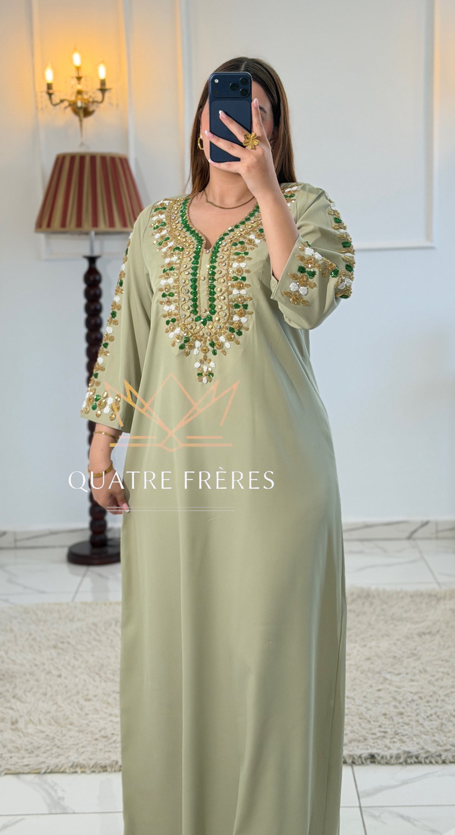 robe RAWNEK